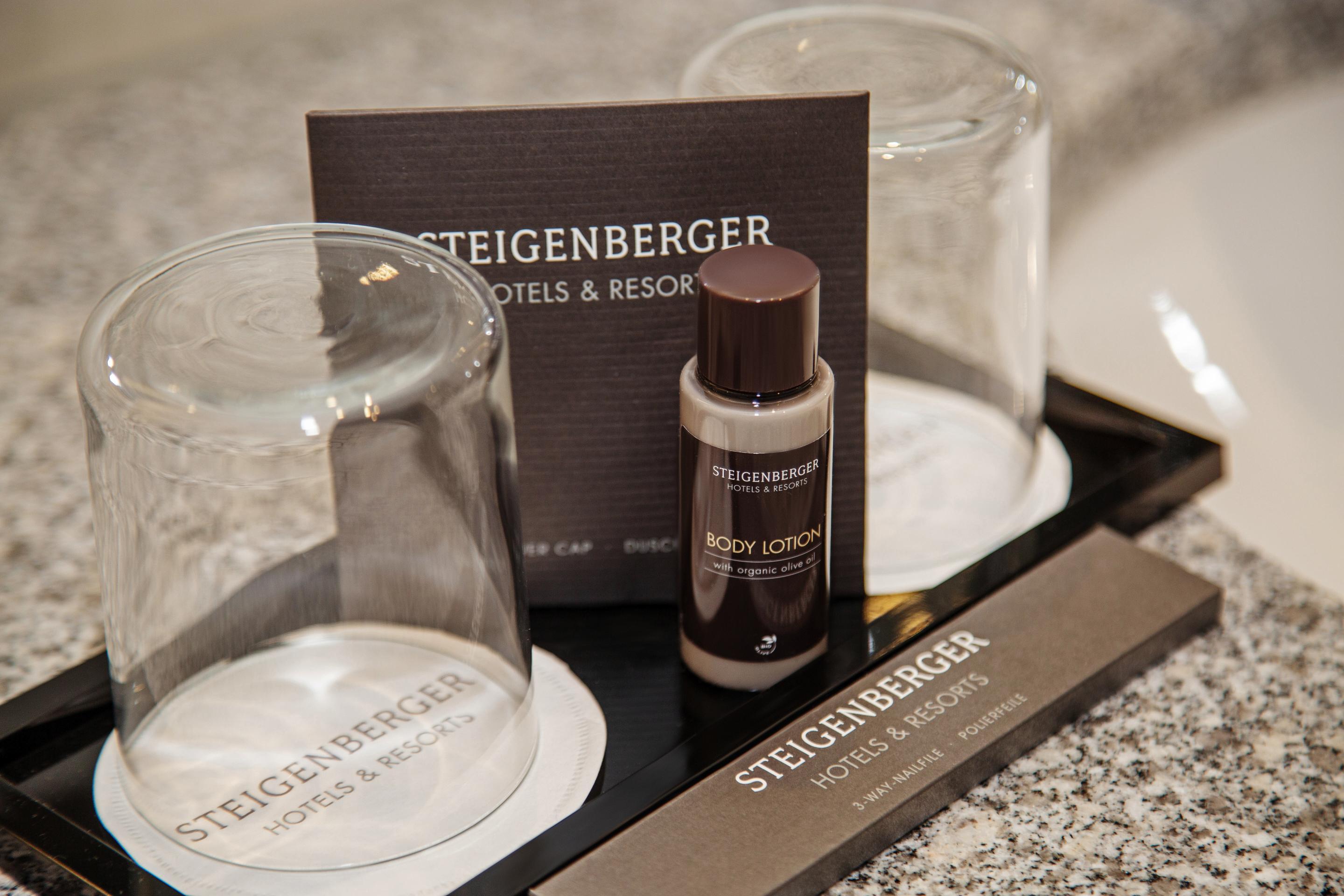 Steigenberger Airport Hotel Berlin Schönefeld Buitenkant foto Steigenberger Hotels & Resorts