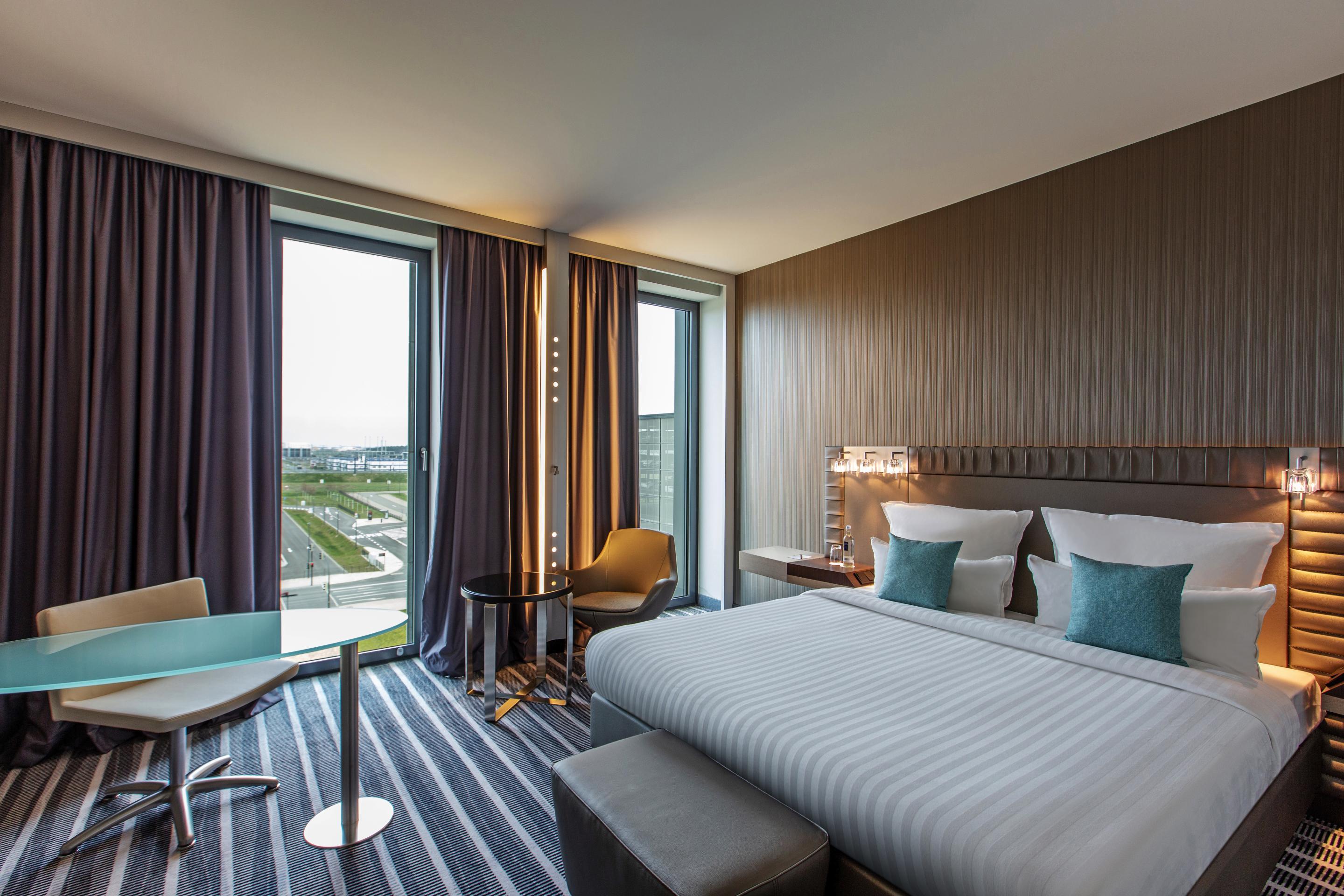 Steigenberger Airport Hotel Berlin Schönefeld Buitenkant foto