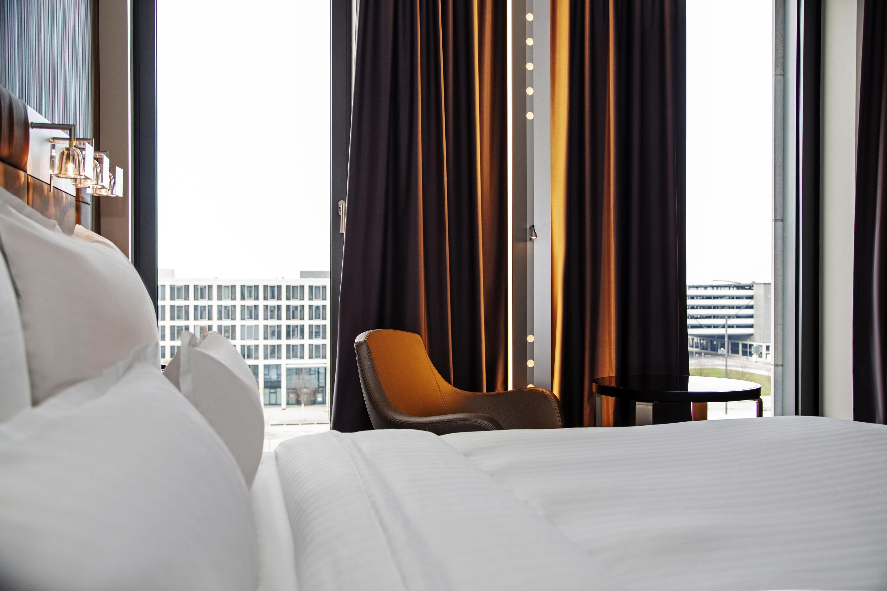 Steigenberger Airport Hotel Berlin Schönefeld Buitenkant foto